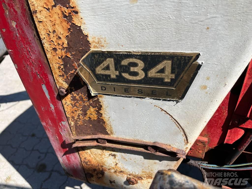 McCormick IH 434 Traktory