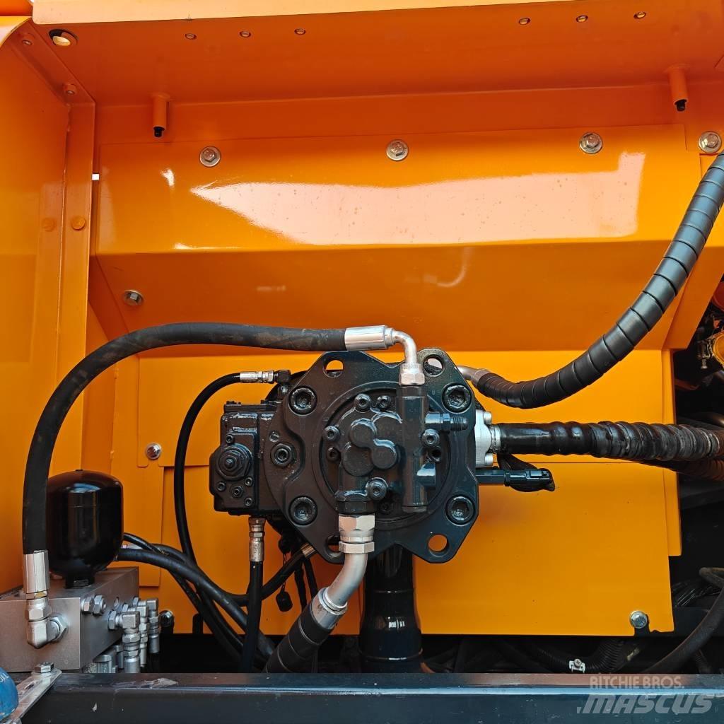 Hyundai 305-9T Pásové rýpadlá