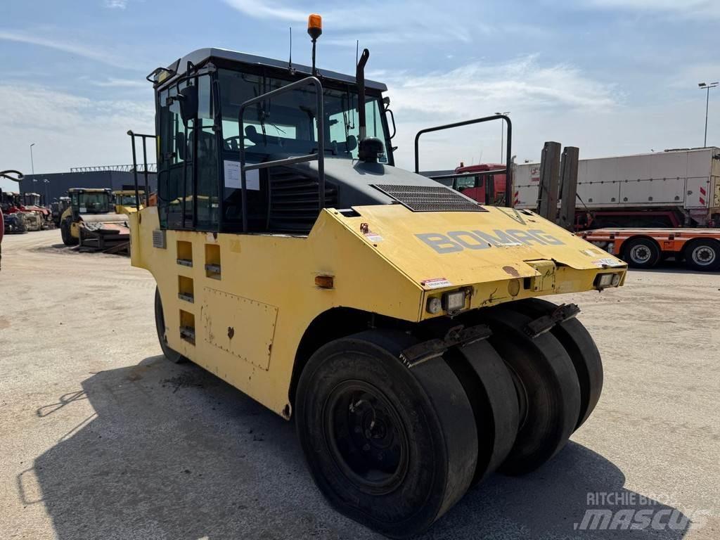 Bomag BW 24 R Pneumatikové valce