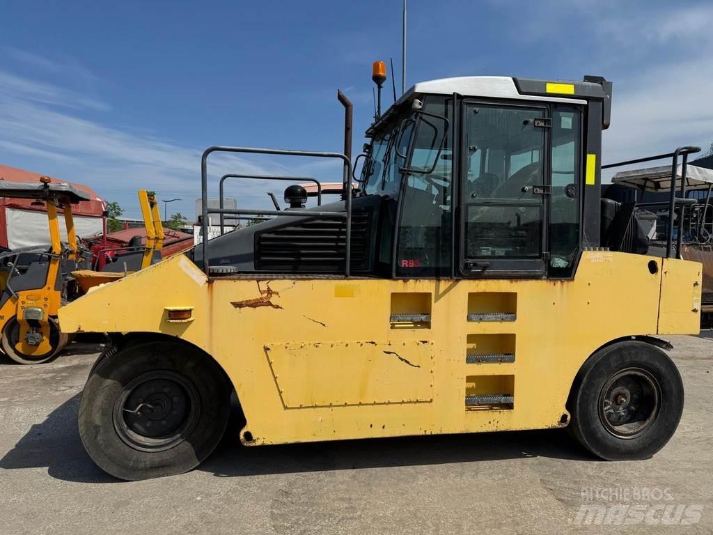 Bomag BW 24 R Pneumatikové valce