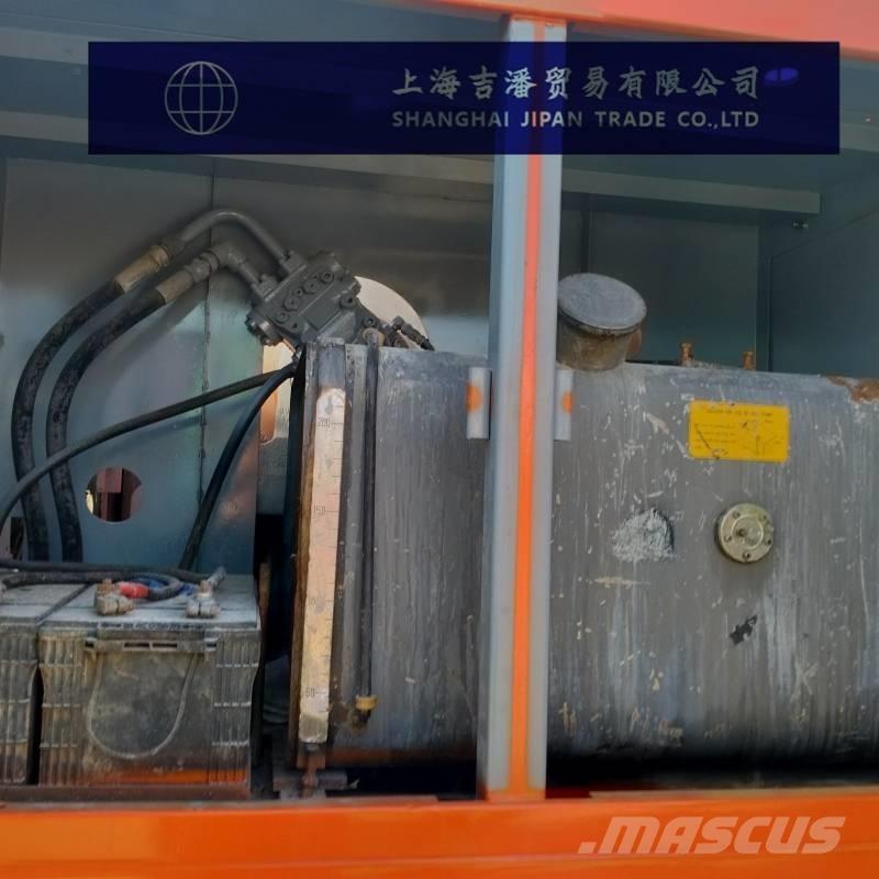 Hitachi KH 150-3 Pásové žeriavy