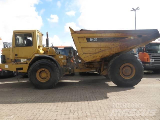 CAT  D40 Dumper Kĺbové nákladné autá
