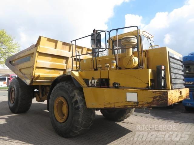 CAT  D40 Dumper Kĺbové nákladné autá