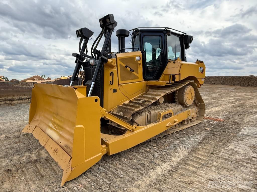 CAT D 6 Pásové dozéry