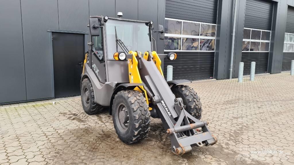 Mecalac AX 700 Kolesové nakladače