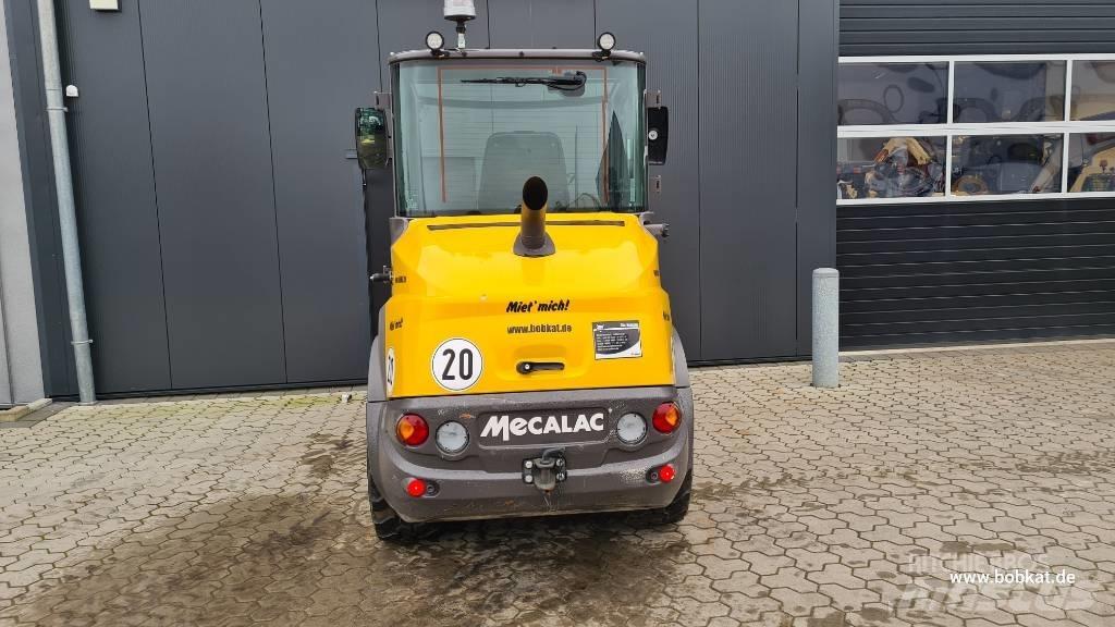 Mecalac AX 700 Kolesové nakladače