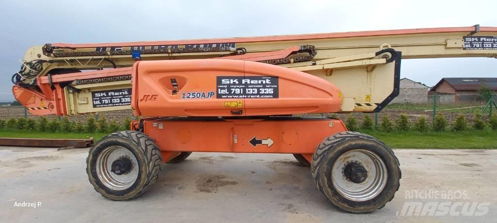 JLG 1250 AJP Kĺbové plošiny