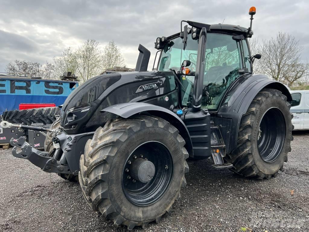 Valtra T 254 V Traktory