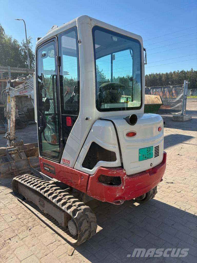 Takeuchi TB 225 Mini rýpadlá < 7t