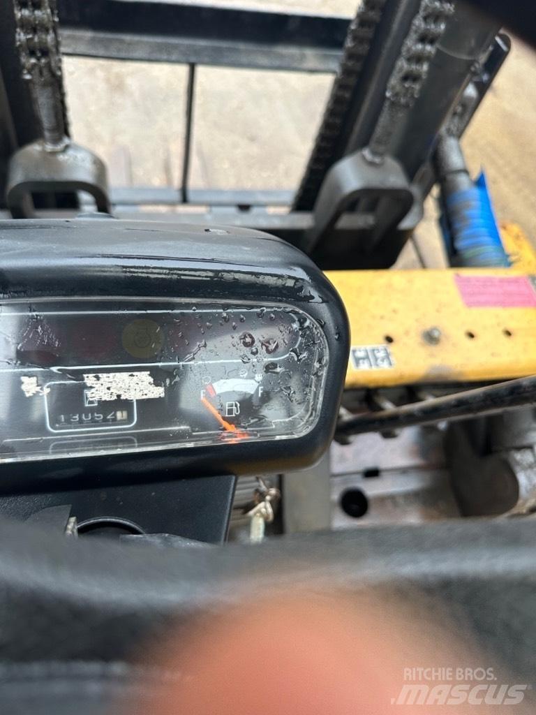 CAT DP 40 Dieselové vozíky