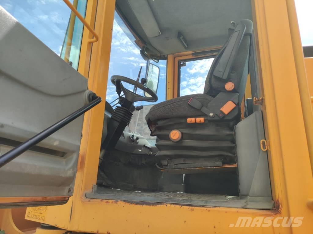 Volvo L 90 E Kolesové nakladače
