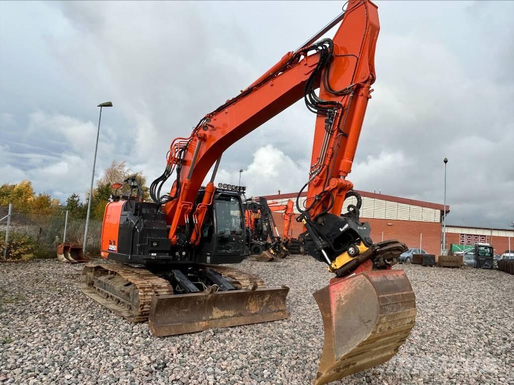 Hitachi ZX225USBL-6 Pásové rýpadlá