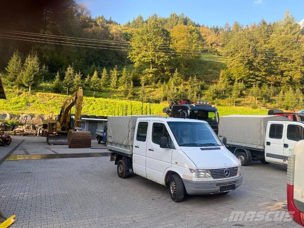 Mercedes-Benz 212 D Nakladacia/sklápacia bočnica