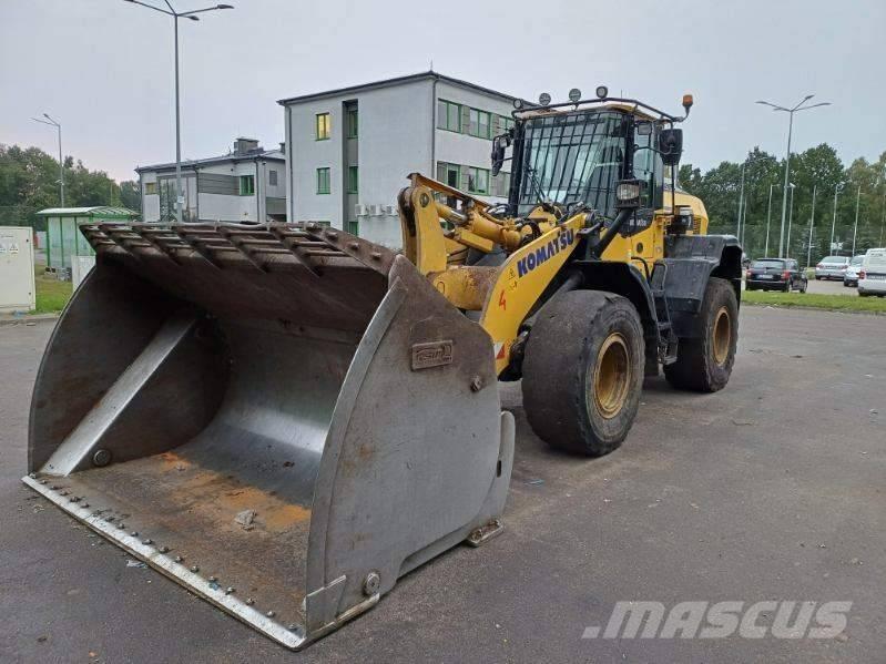 Komatsu WA 320-8 Kolesové nakladače