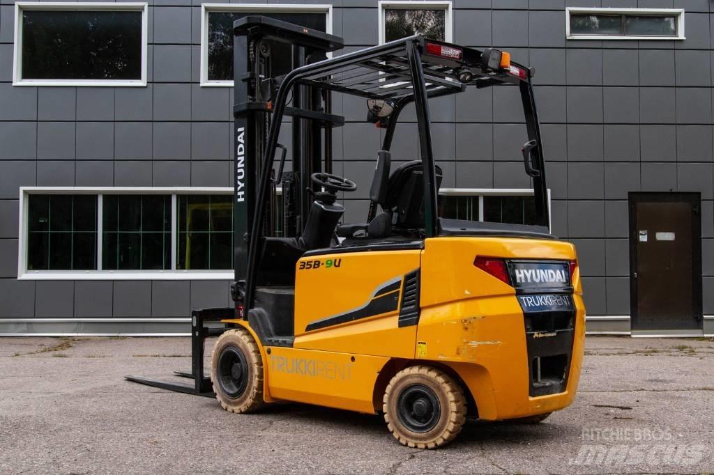 Hyundai 35B-9U Akumulátorové vozíky