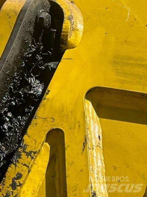 Menzi Muck M545A Kolesové rýpadlá