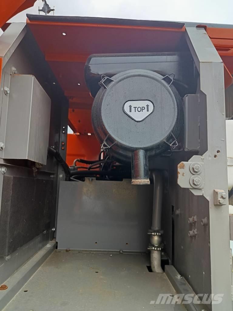 Hitachi ZX 210 Pásové rýpadlá