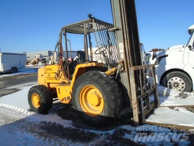 JCB 940 Terénne vysokozdvižné vozíky