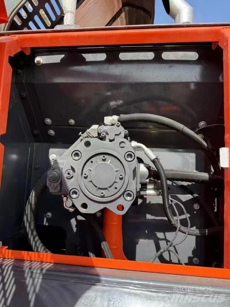 Doosan DX300LC-9C Pásové rýpadlá