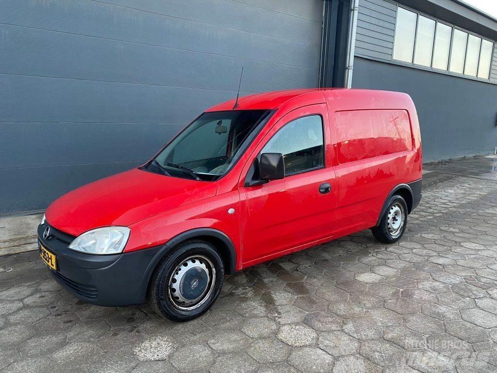Opel Combo CDTI Skriňová nadstavba