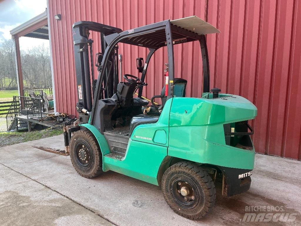 Mitsubishi FD40N1 Terénne vysokozdvižné vozíky