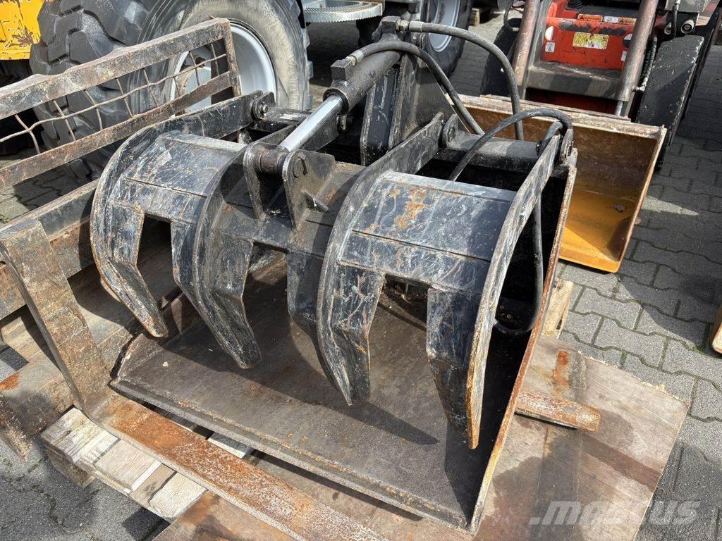 Thomas T83S Šmykom riadené nakladače