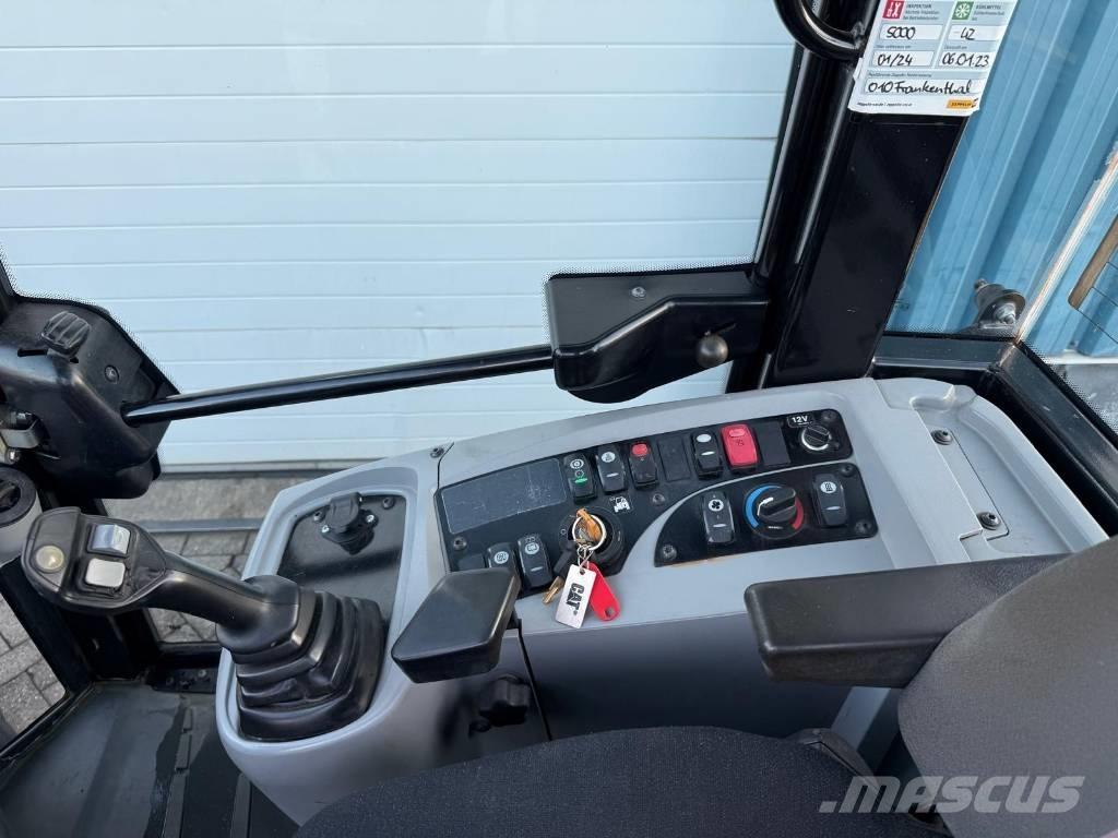 CAT 907 H Kolesové nakladače