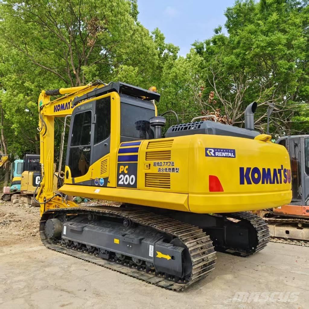 Komatsu PC 200 Pásové rýpadlá