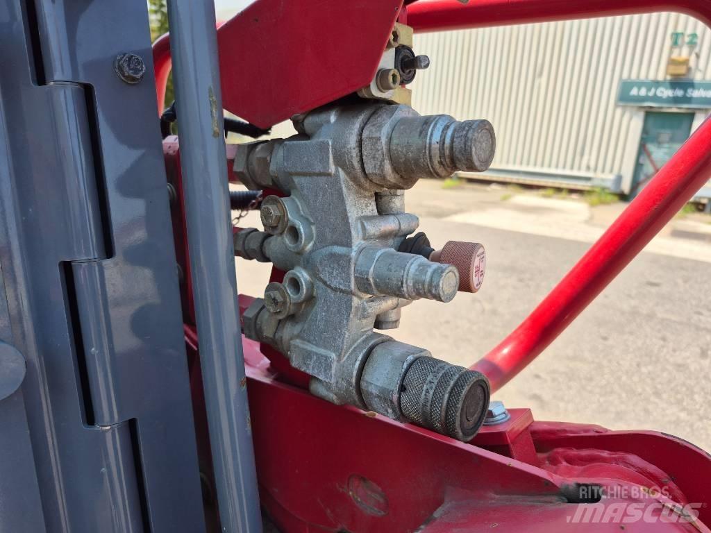 Takeuchi TL 6 R Šmykom riadené nakladače
