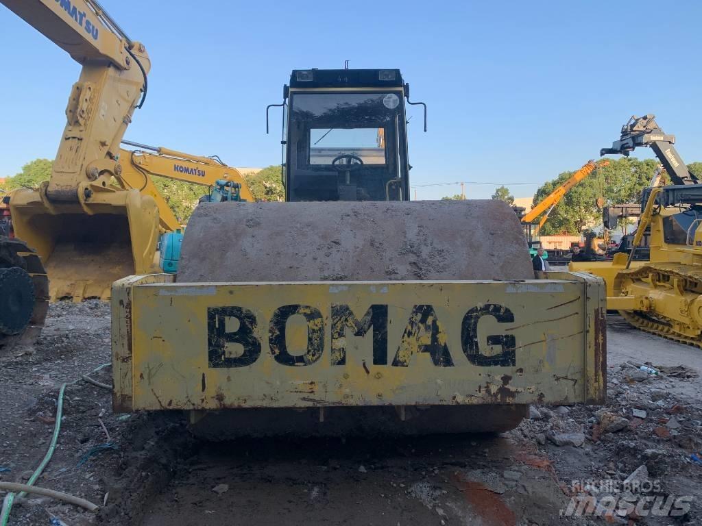 Bomag BW 225 D-3 Tandemové valce