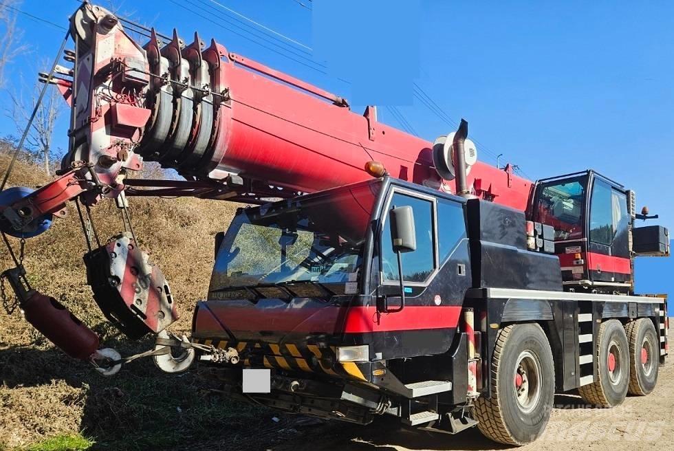 Liebherr LTM1055-1 Univerzálne terénne žeriavy