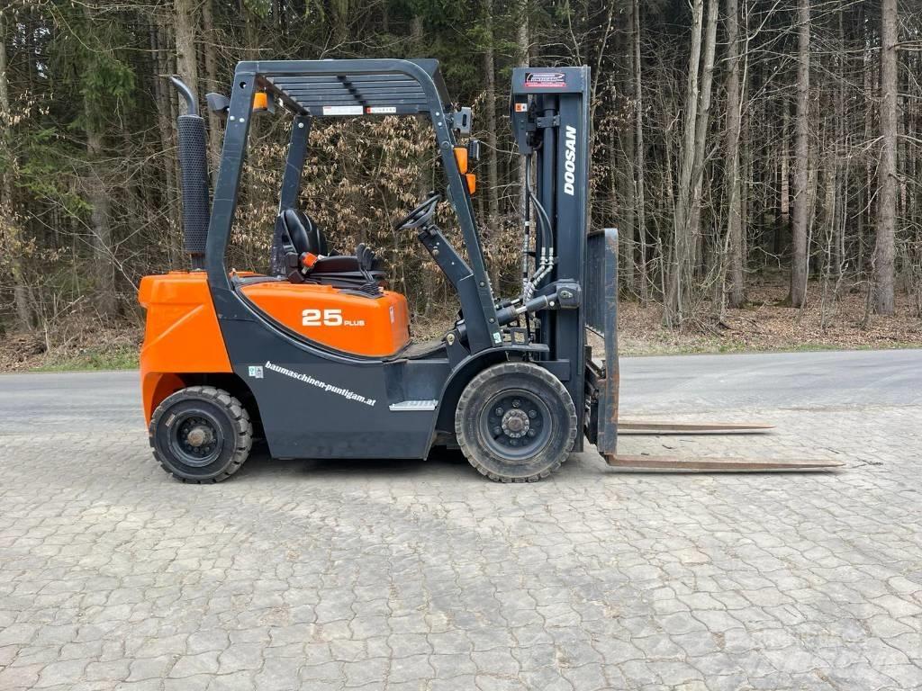 Doosan D 25 GP Dieselové vozíky