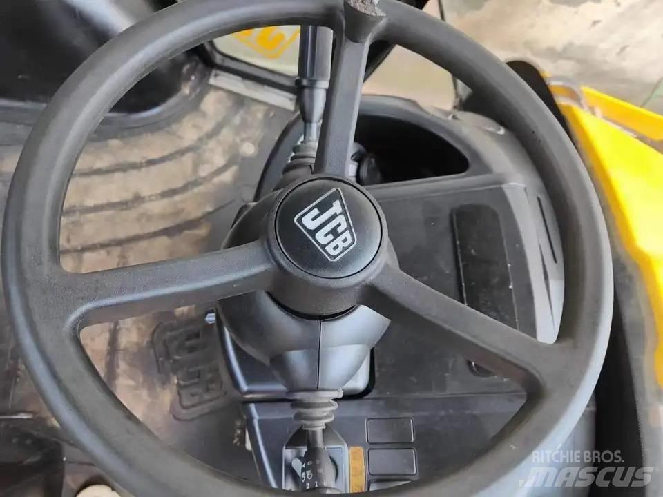 JCB 3CX Rýpadlo-nakladače