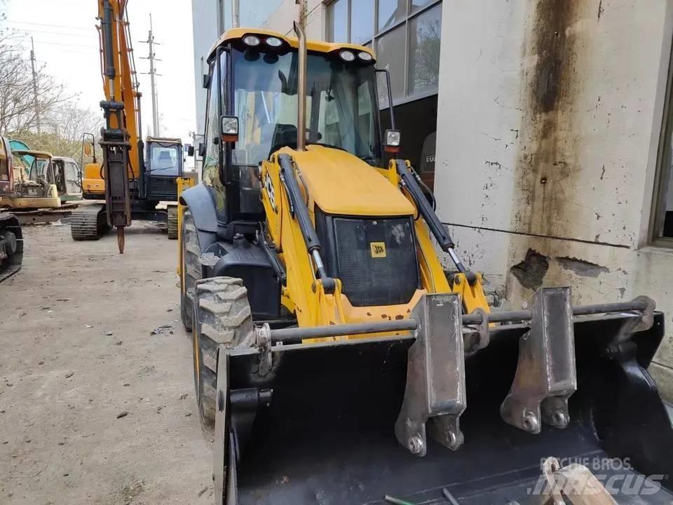 JCB 3CX Rýpadlo-nakladače