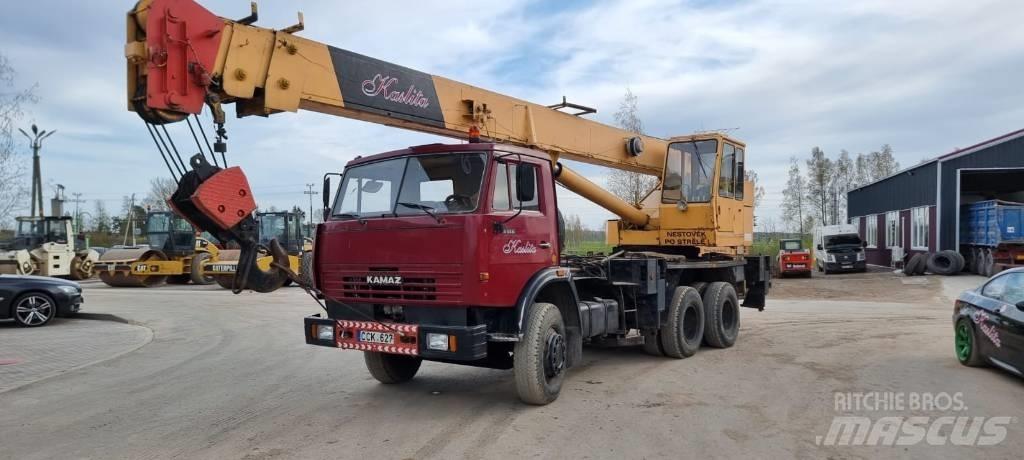 Kamaz 25T Univerzálne terénne žeriavy