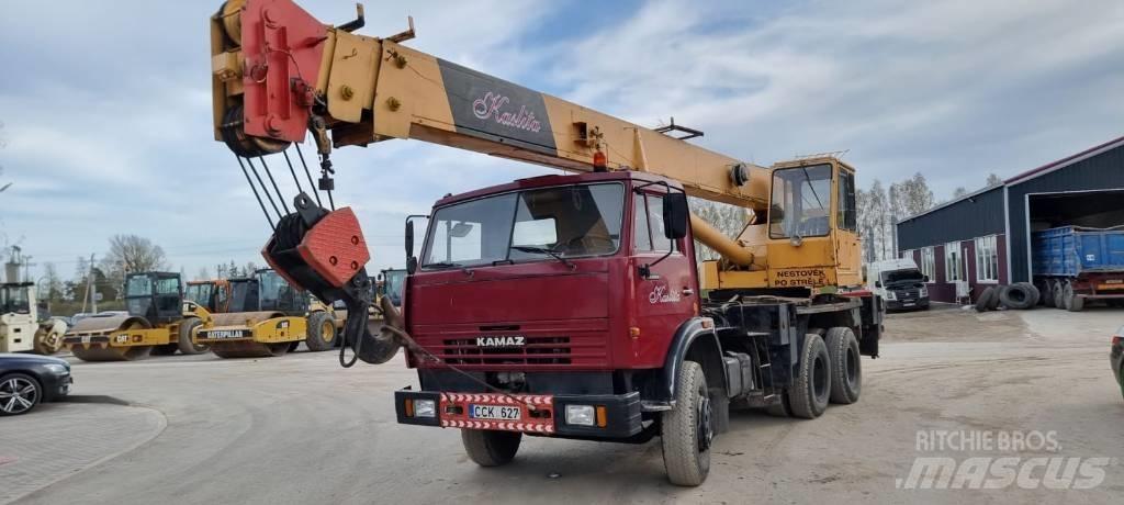 Kamaz 25T Univerzálne terénne žeriavy