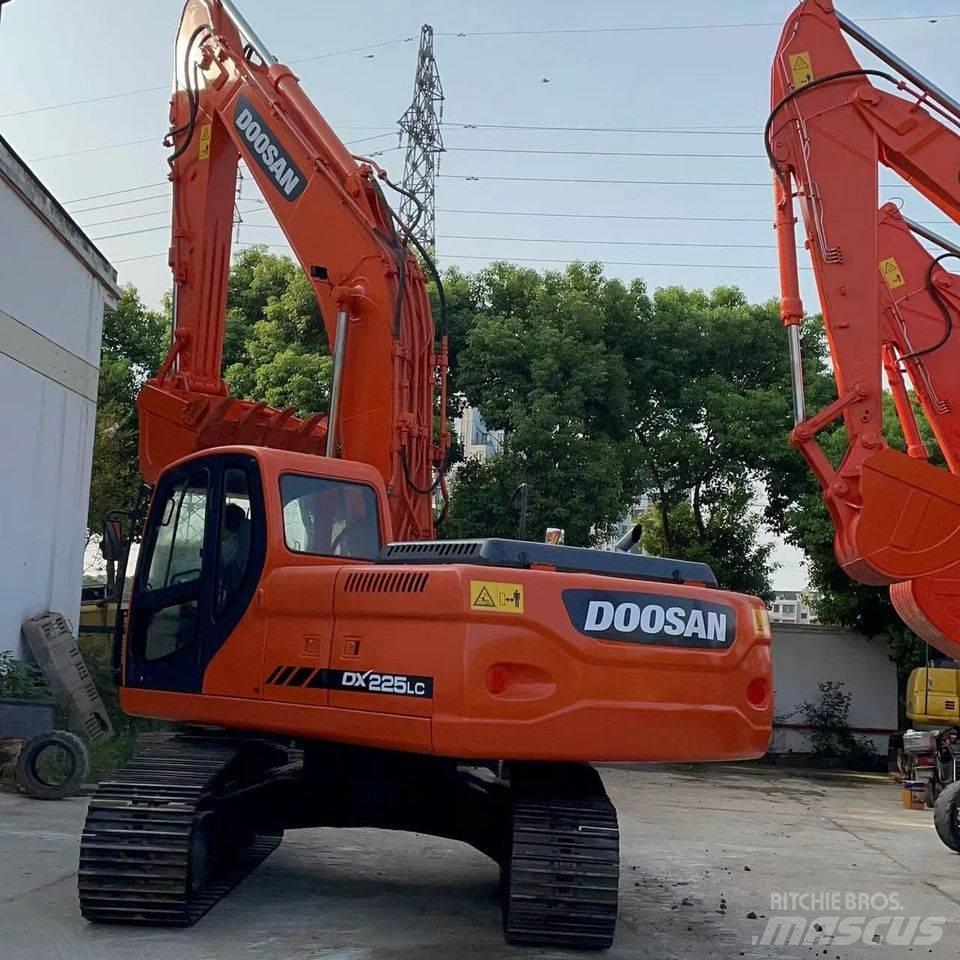 Doosan dx225 Pásové rýpadlá