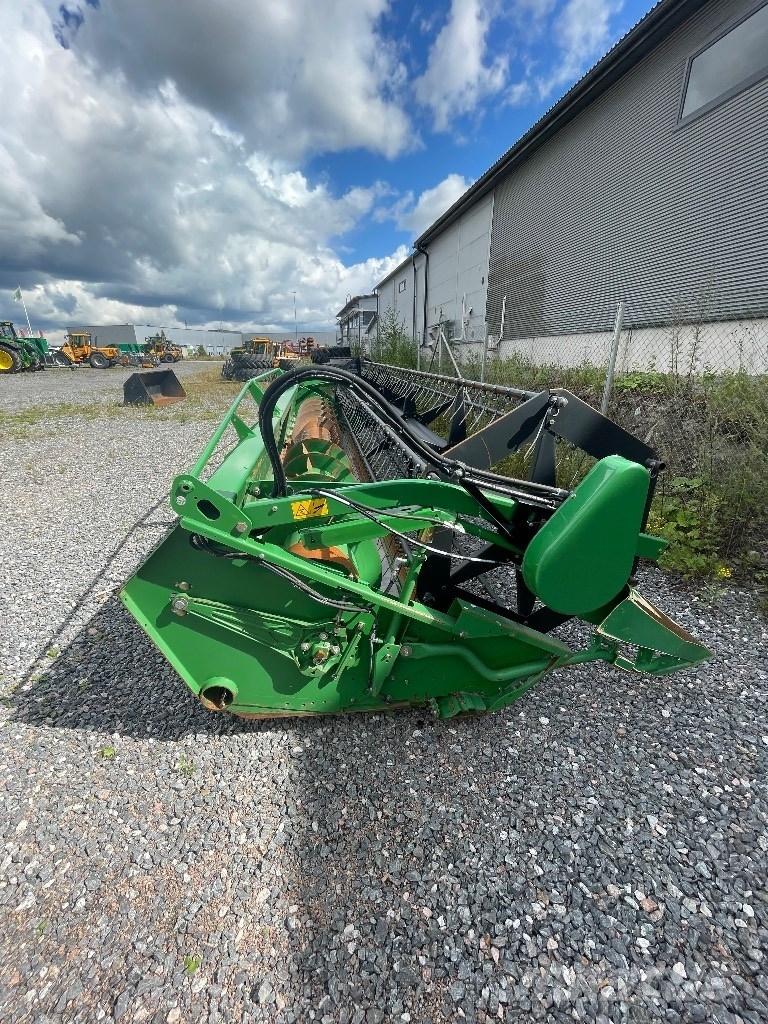 John Deere 622R Kombajnove hlavice
