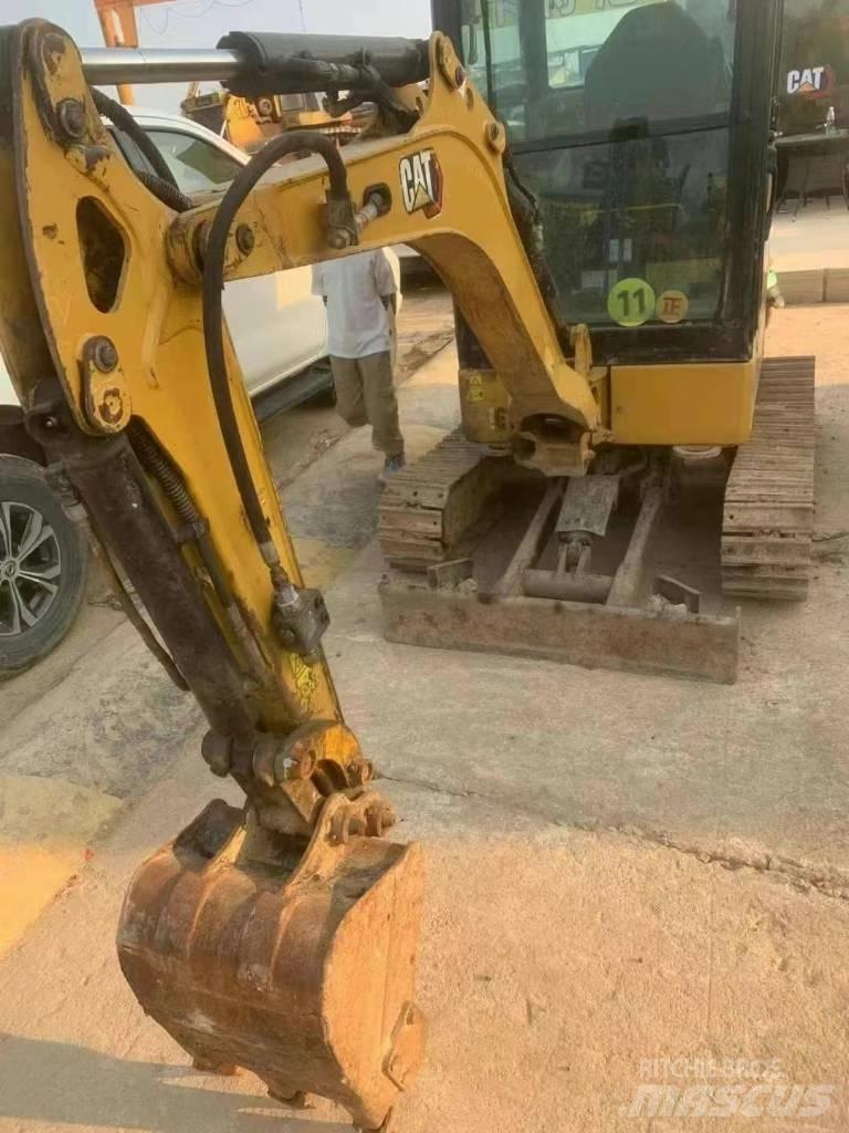 CAT 302 Mini rýpadlá < 7t