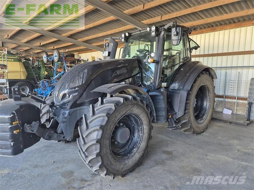 Valtra t235a Traktory