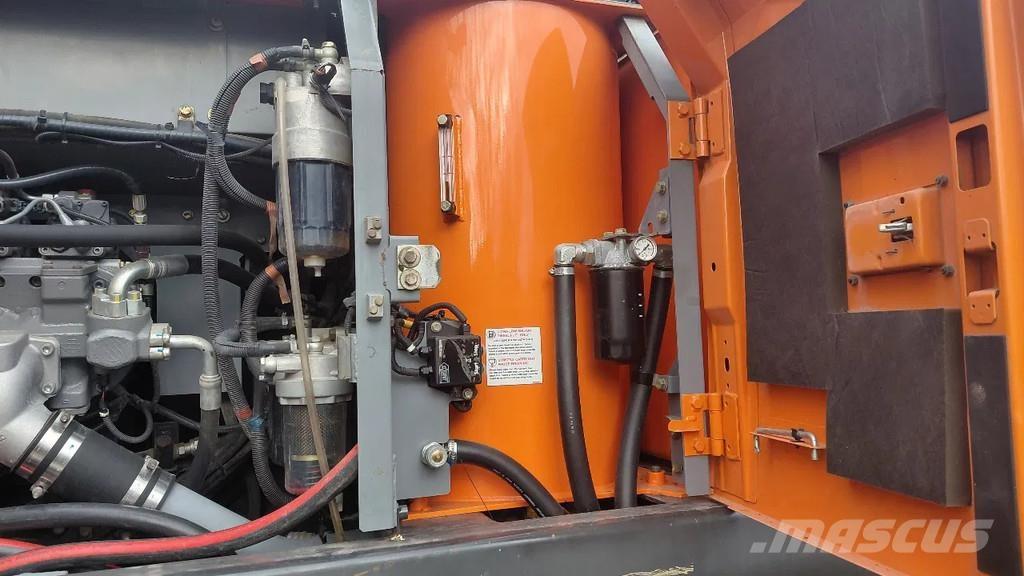 Hitachi ZX220W-5B Kolesové rýpadlá