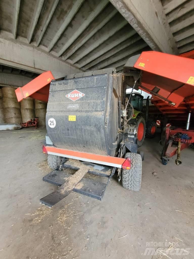 Kuhn VB 2160 Lisy na okrúhle balíky