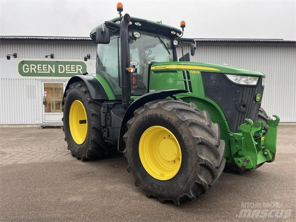 John Deere 7230R Traktory