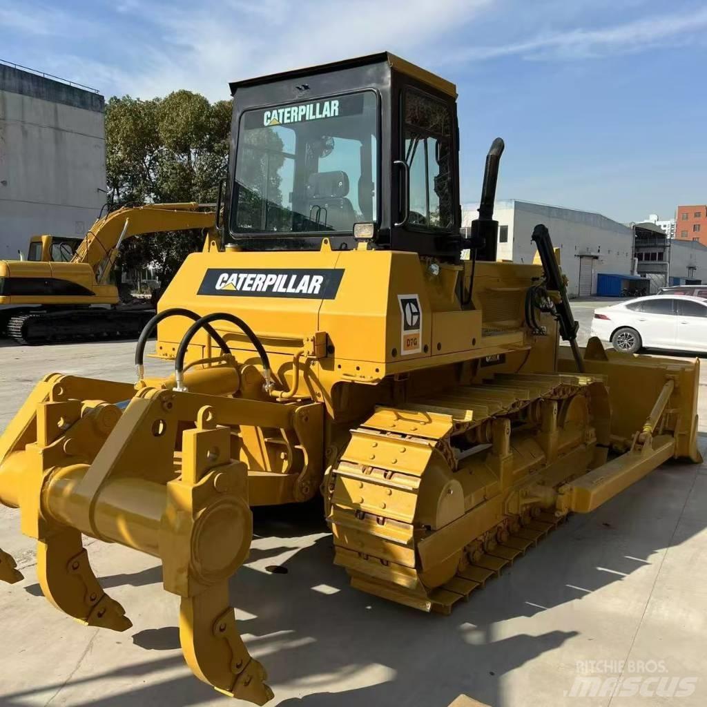 CAT D 7 G Pásové dozéry