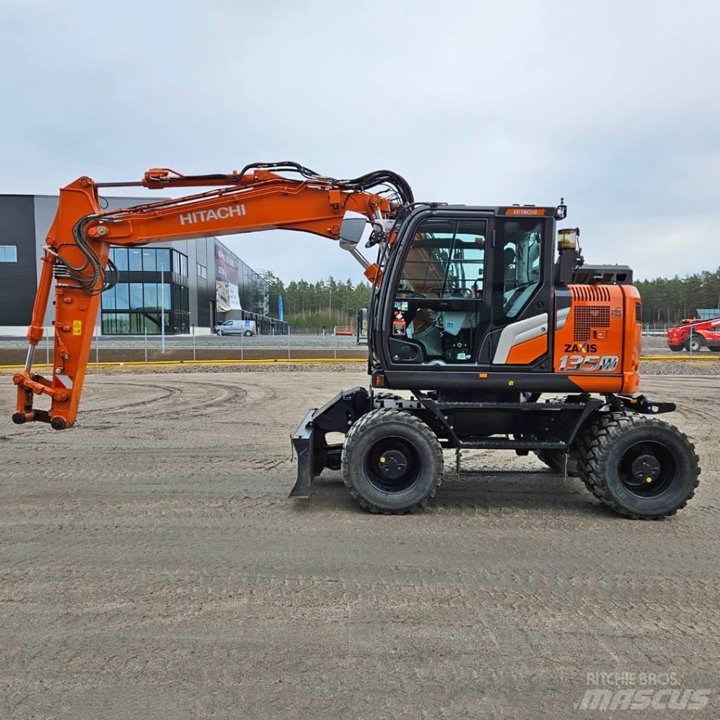 Hitachi ZX 135W Kolesové rýpadlá