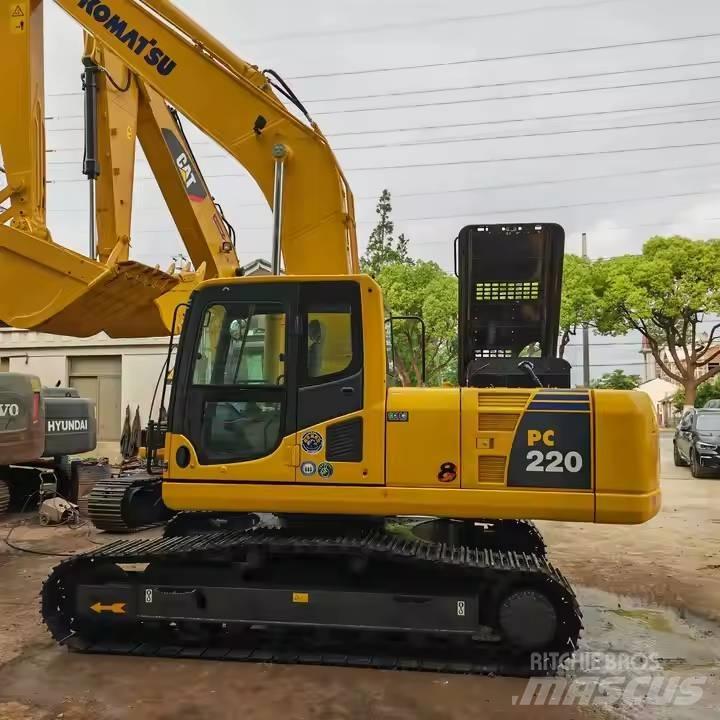 Komatsu PC220-8 Pásové rýpadlá