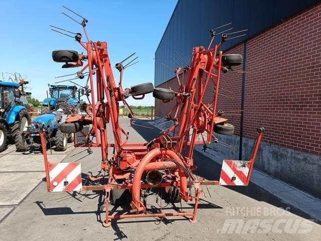 Kuhn GF8501 MHO Obracače a zhrabovače sena
