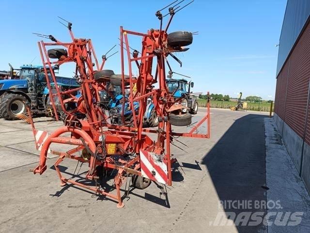 Kuhn GF8501 MHO Obracače a zhrabovače sena