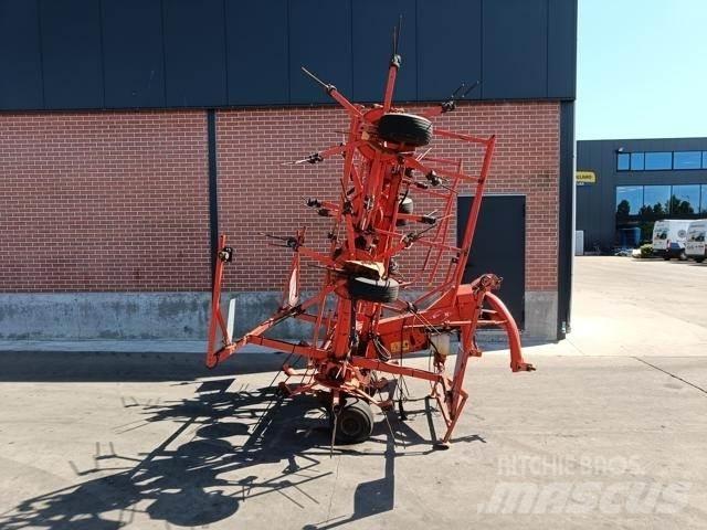 Kuhn GF8501 MHO Obracače a zhrabovače sena