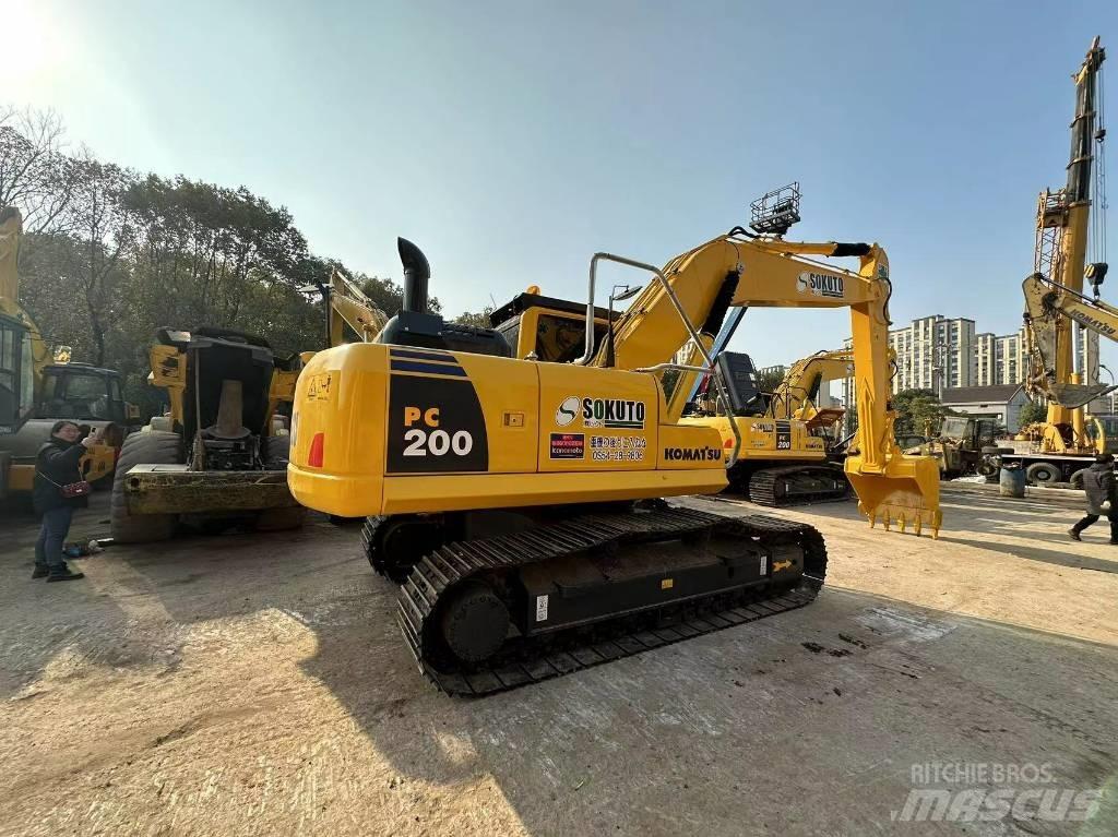 Komatsu PC 200 Pásové rýpadlá